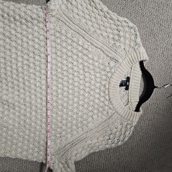 H&M Sweater - Picture 5 of 5